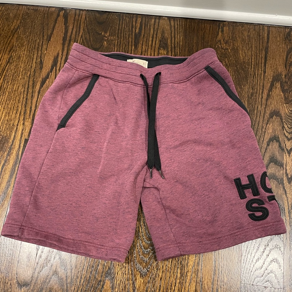 Hollister shorts in burgundy